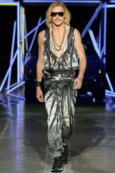 Look 35